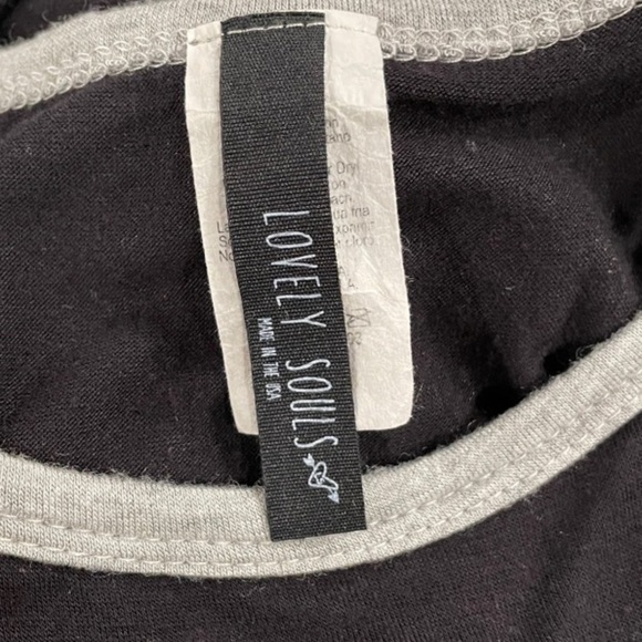 Love Me Like You Love Deer Season Raglan T-Shirt Lovely Souls Black Gray Small - Picture 3 of 6